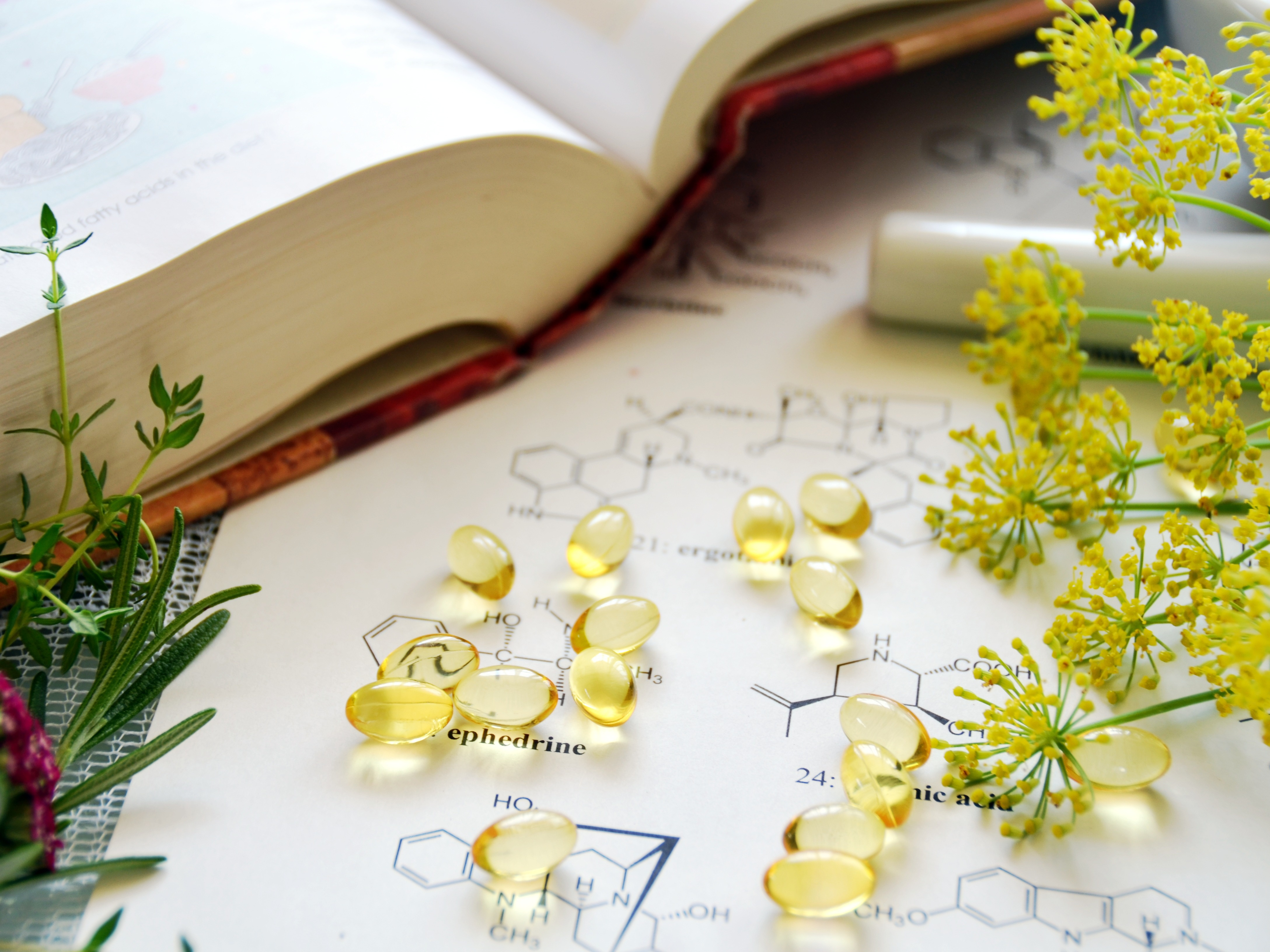 AdobeStock_50090145_Natural-Supplements_4zu3