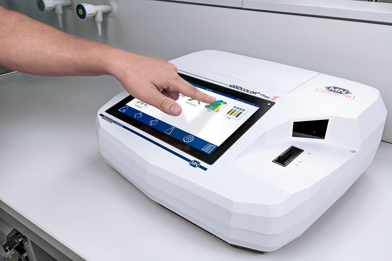 Spectrophotometer NANOCOLOR UV/VIS II, 190−1100 nm