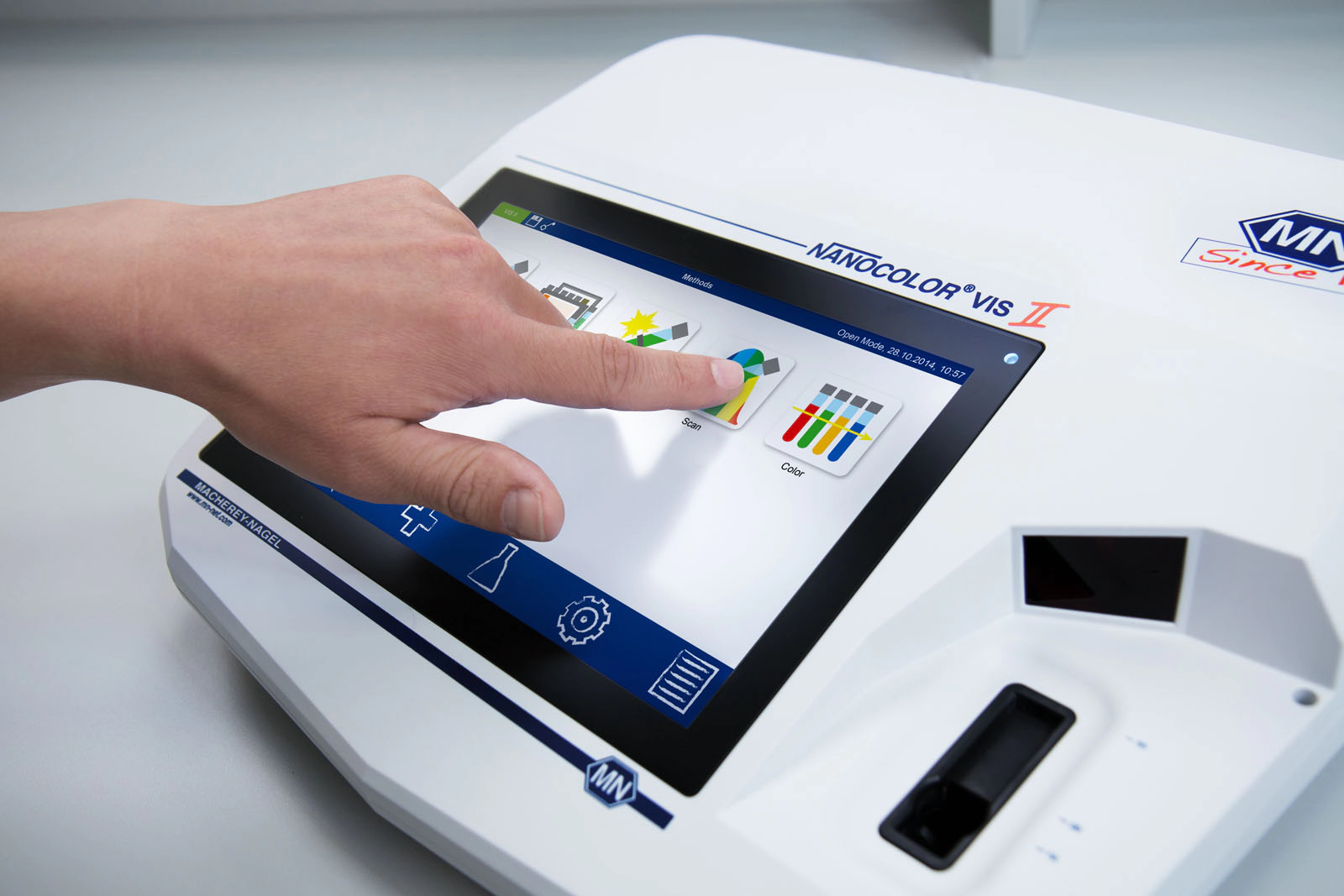 Spectrophotometer NANOCOLOR VIS II, 320−1100 nm